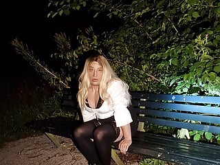 Mariska Walking And Mastrubating In The Woods free video