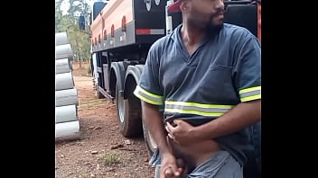 Trabalhador Se Masturbando Na Obra Escondido Atrás Do Caminhão Da Empresa free video