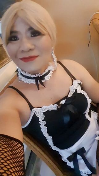 The Little Sissy Maid Dienstmadchen For The Boss free video