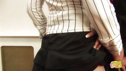 By Wearing A Short Skirt To The Office The Blonde Seduces Her Raunchy Lez Boss free video