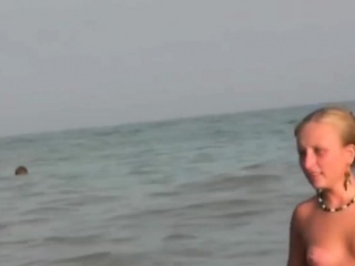 Stunning Fresh-Faced Teenager Plays In The Beach Naked free video